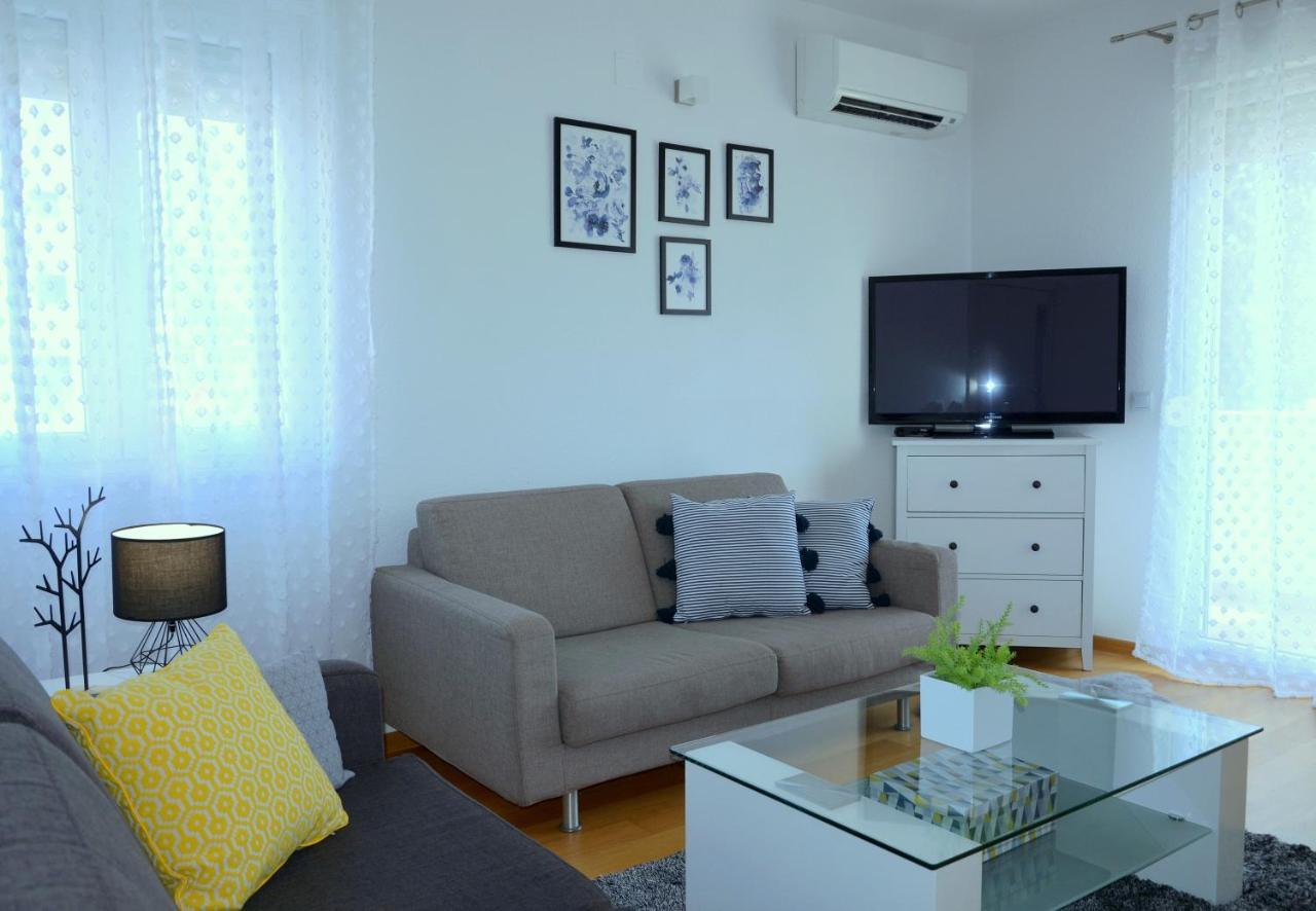 Iris Beach Apartments Каштела Екстер'єр фото