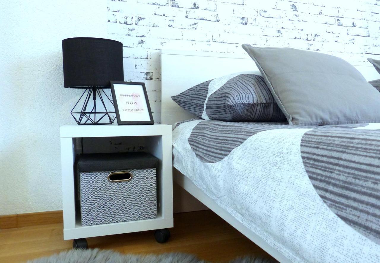Iris Beach Apartments Каштела Екстер'єр фото