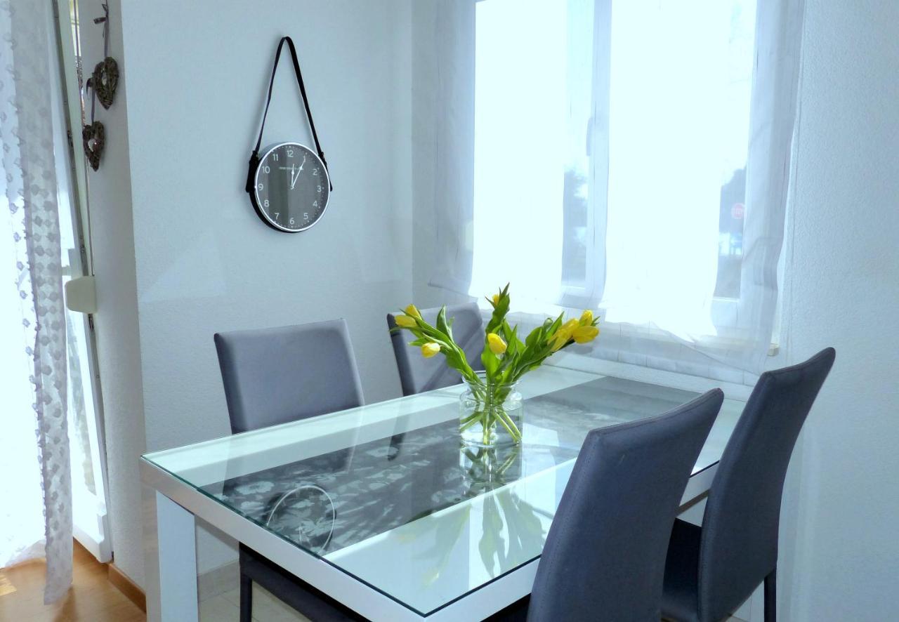 Iris Beach Apartments Каштела Екстер'єр фото