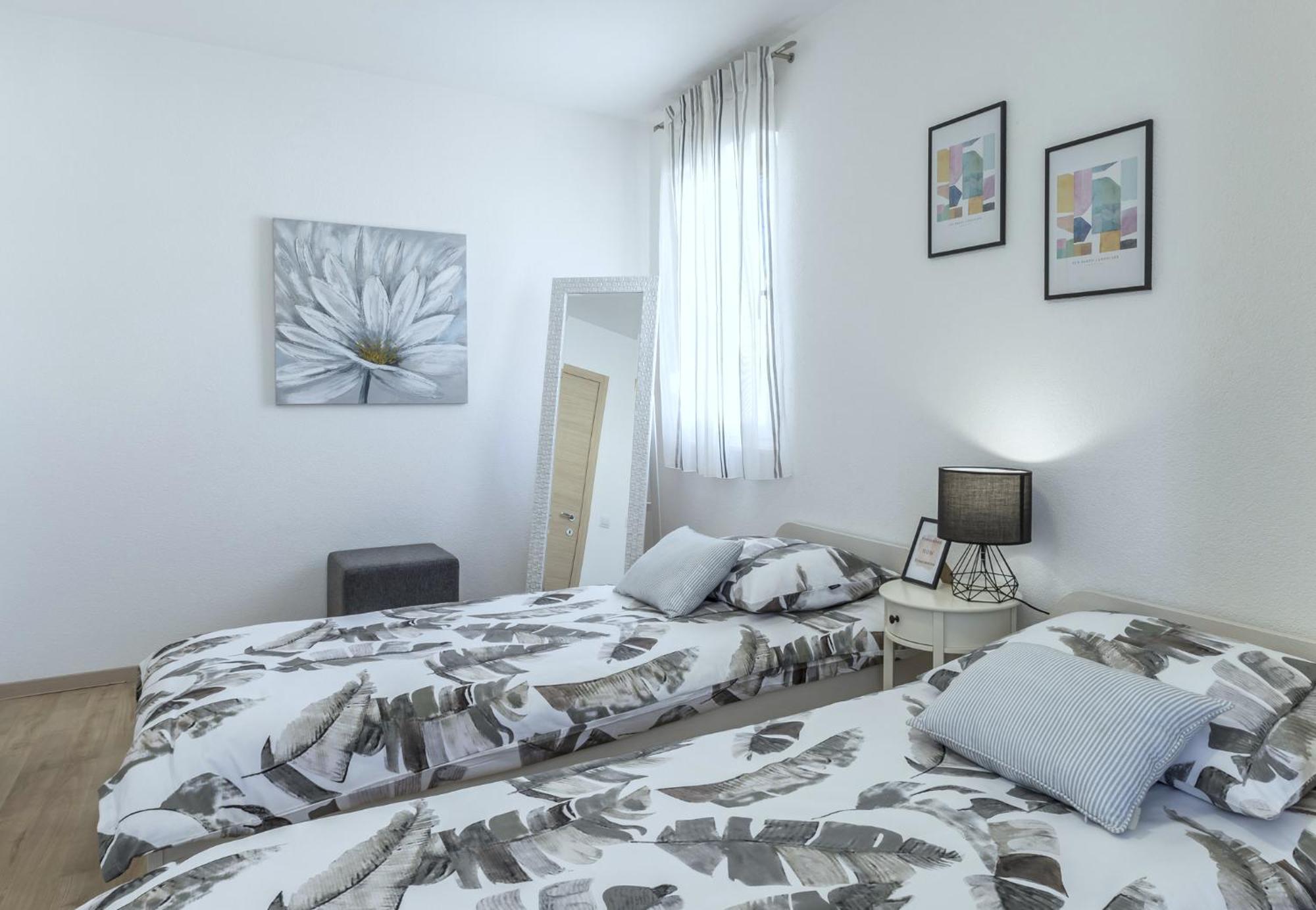 Iris Beach Apartments Каштела Номер фото