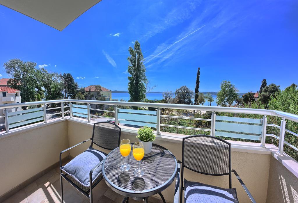 Iris Beach Apartments Каштела Екстер'єр фото