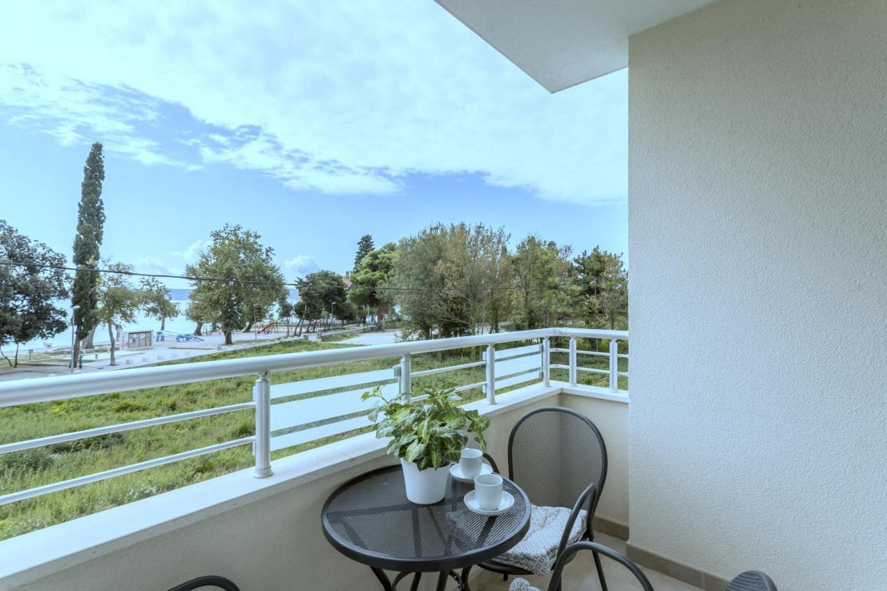 Iris Beach Apartments Каштела Екстер'єр фото